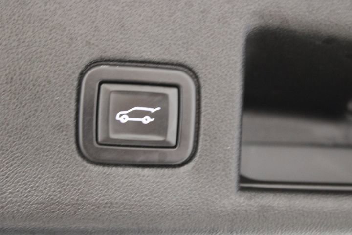 Used 2022 Chevrolet Equinox Premier image 16