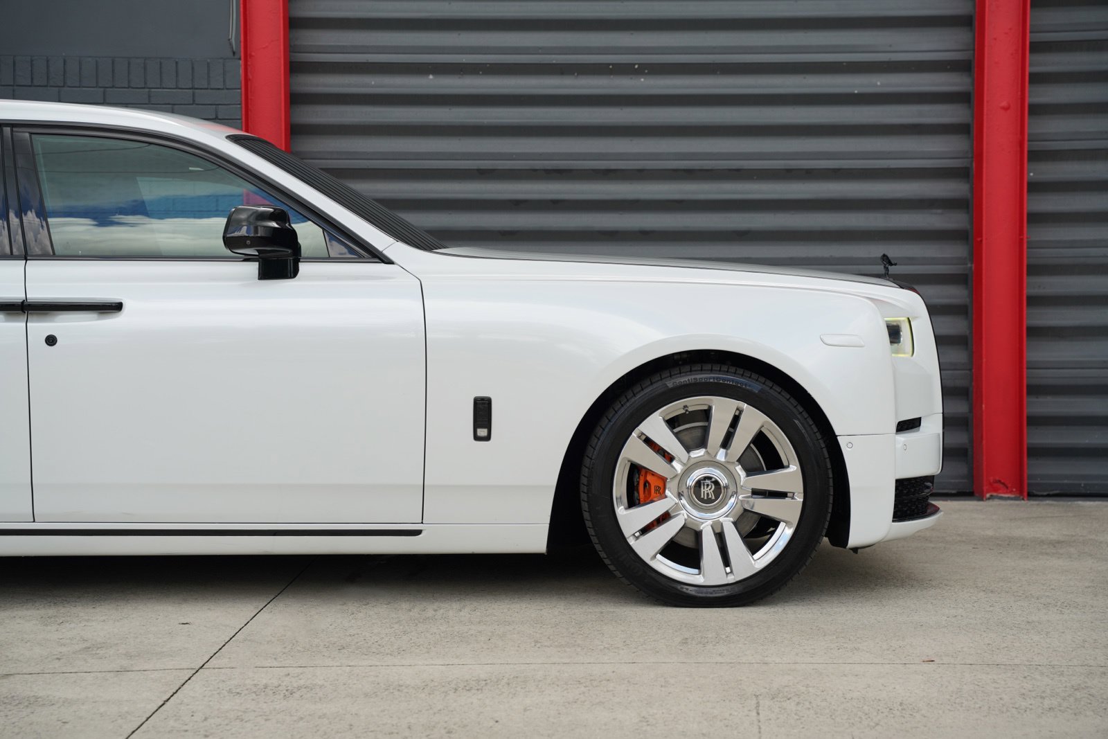 Used 2018 Rolls-Royce Phantom Extended Wheelbase RWD image 3