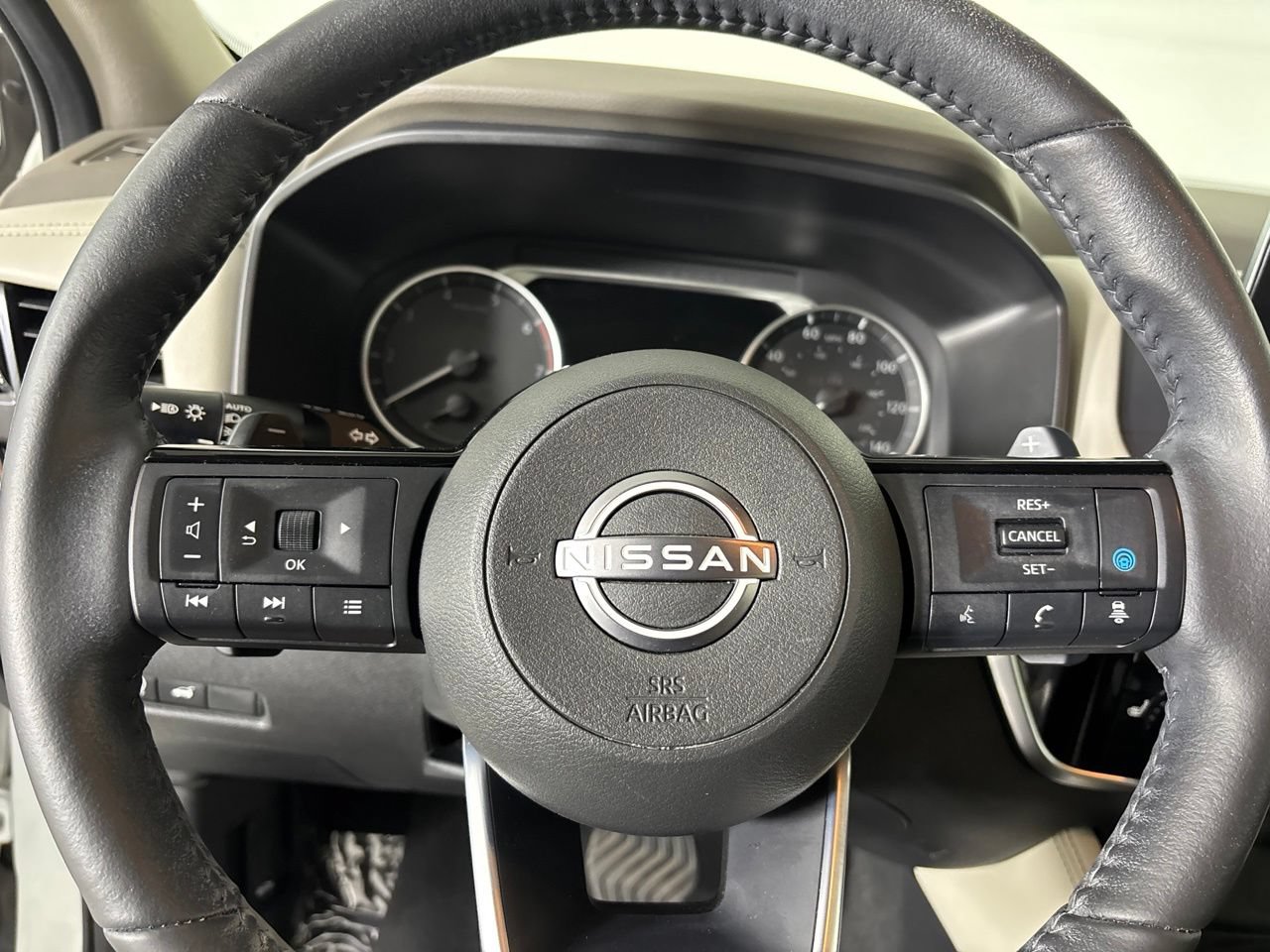 Used 2023 Nissan Rogue SL AWD/4WD image 13