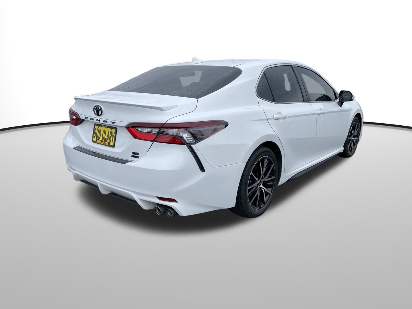 Certified 2022 Toyota Camry SE image 3