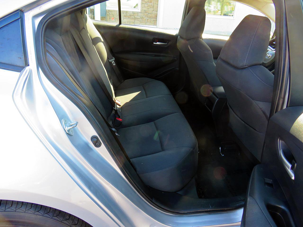 Used 2020 Toyota Corolla LE FWD image 18
