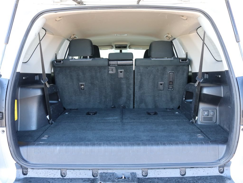 Used 2019 Toyota 4Runner SR5 AWD/4WD image 30