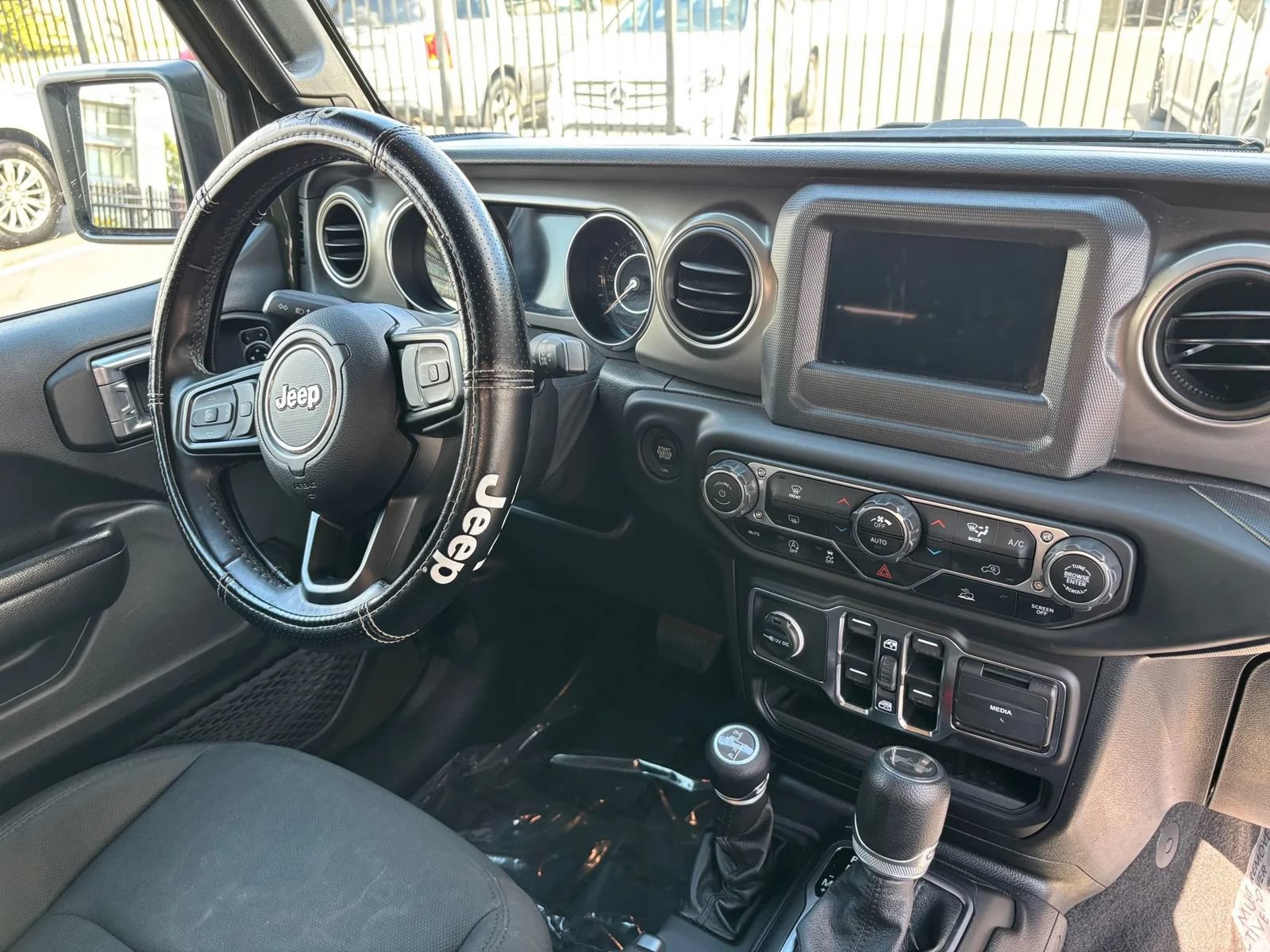 Used 2021 Jeep Wrangler Unlimited Sport AWD/4WD image 31