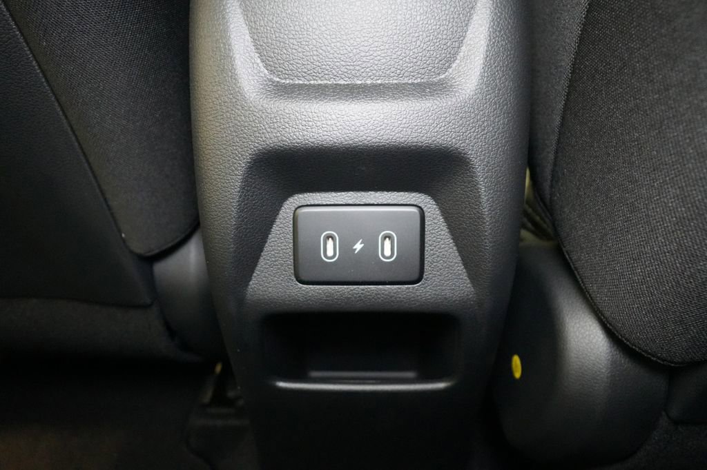 New 2024 Hyundai Venue SEL image 29