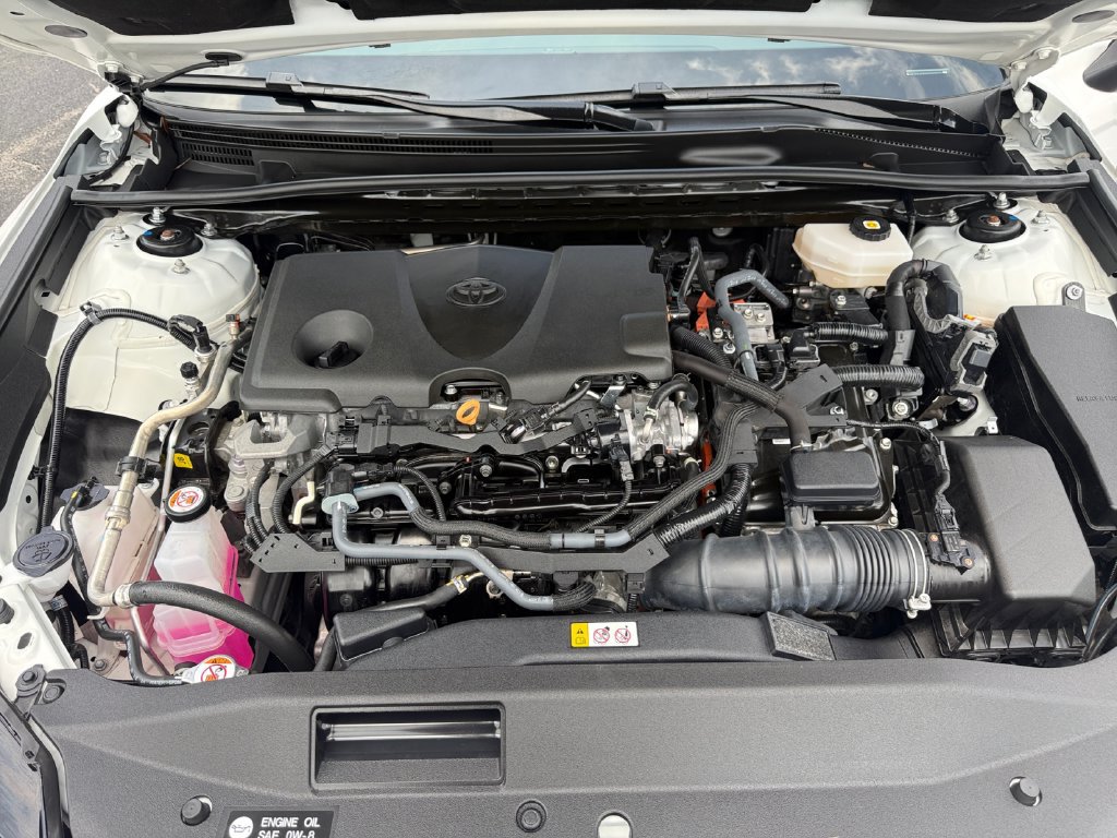 Used 2025 Toyota Camry SE FWD image 30