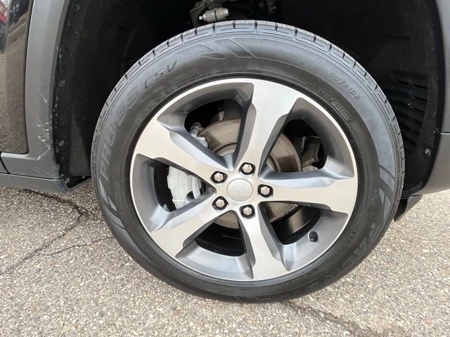 Used 2023 Jeep Grand Cherokee Limited image 9