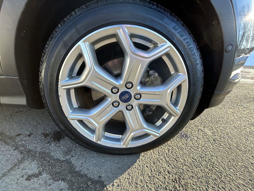 Used 2019 Ford Escape Titanium image 10