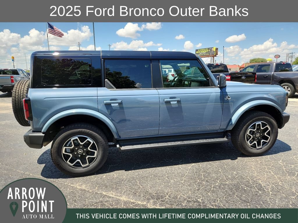 Used 2025 Ford Bronco Outer Banks AWD/4WD image 13