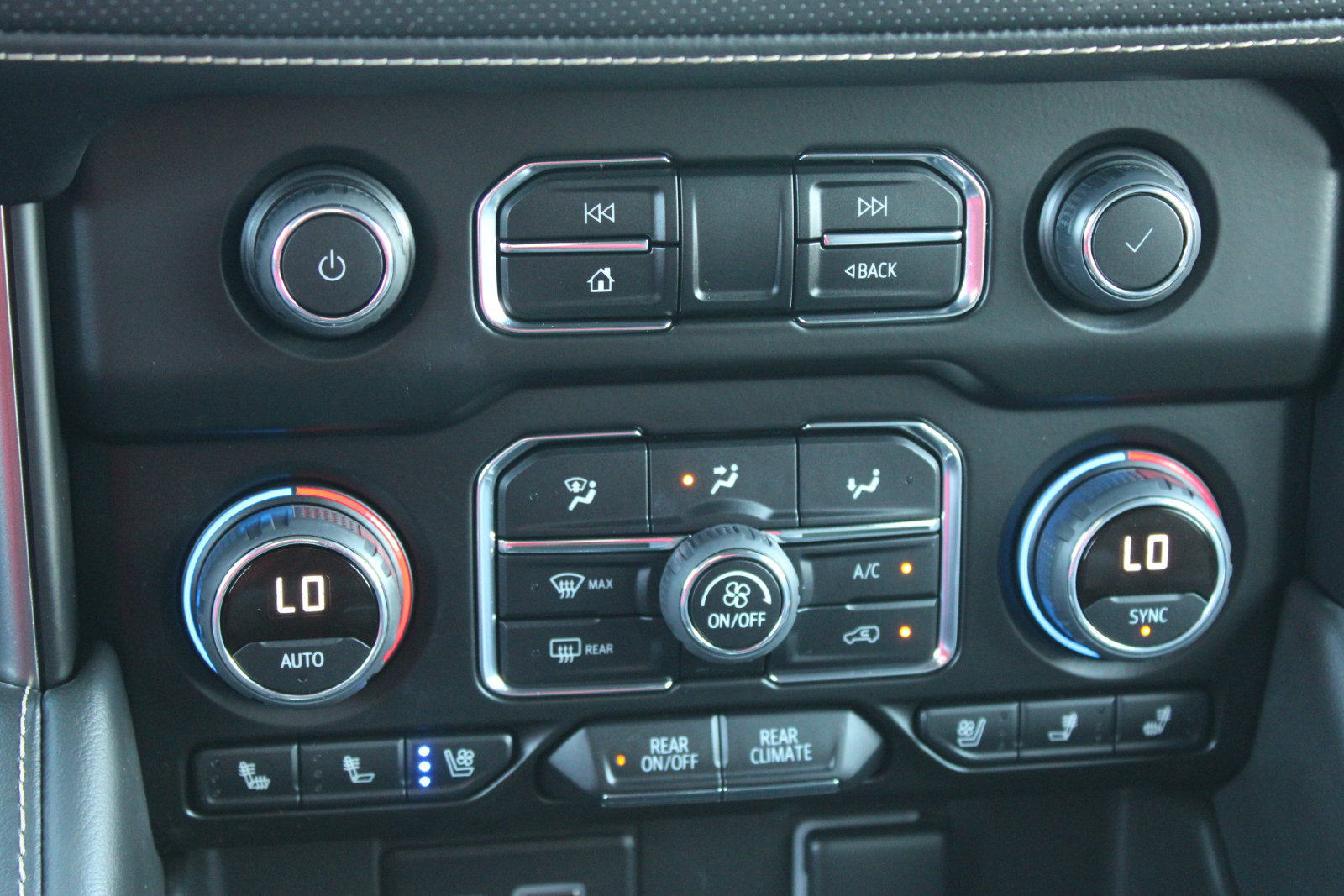 Used 2022 Chevrolet Tahoe Premier w/ Texas Edition AWD/4WD image 15