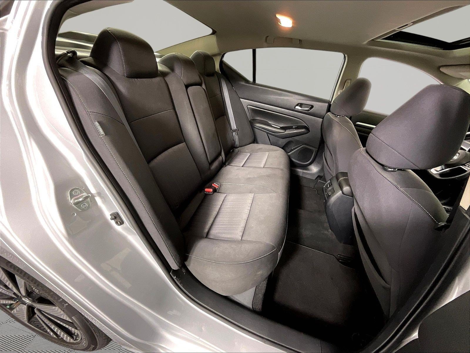 Used 2020 Nissan Altima 2.5 SV FWD image 24