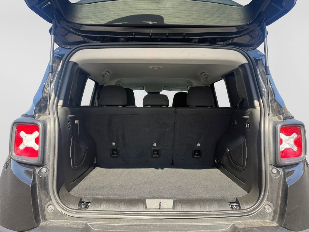 Used 2023 Jeep Renegade Latitude AWD/4WD image 18