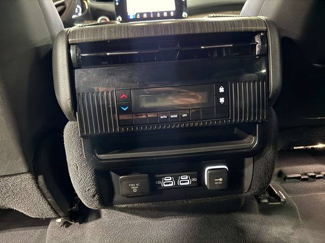 Used 2023 Jeep Wagoneer Series II AWD/4WD image 38