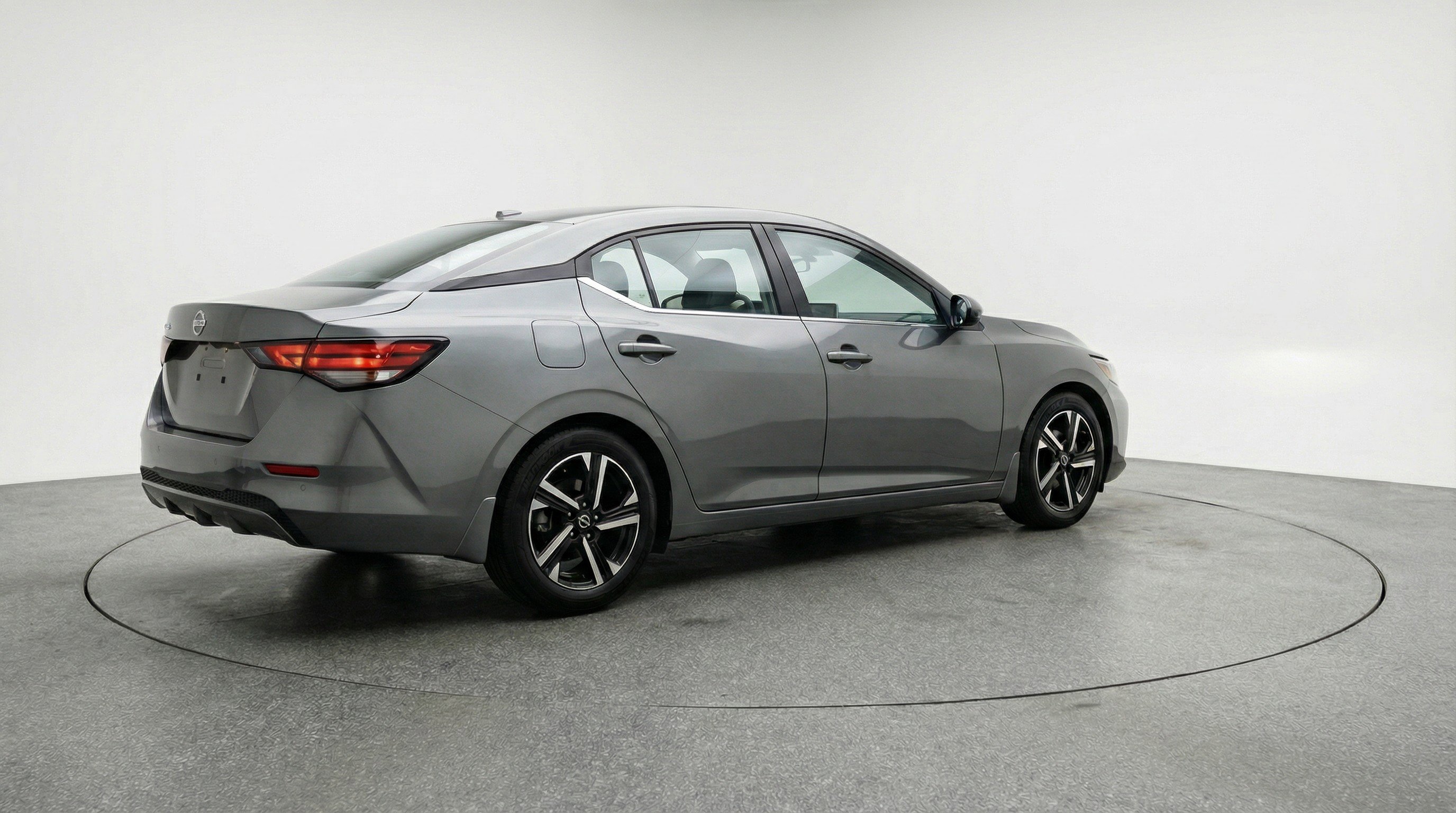 Used 2025 Nissan Sentra SV FWD image 9