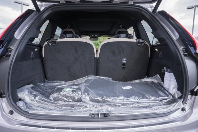 New 2026 Volvo XC90 B6 Plus w/ Protection Package Premier image 10