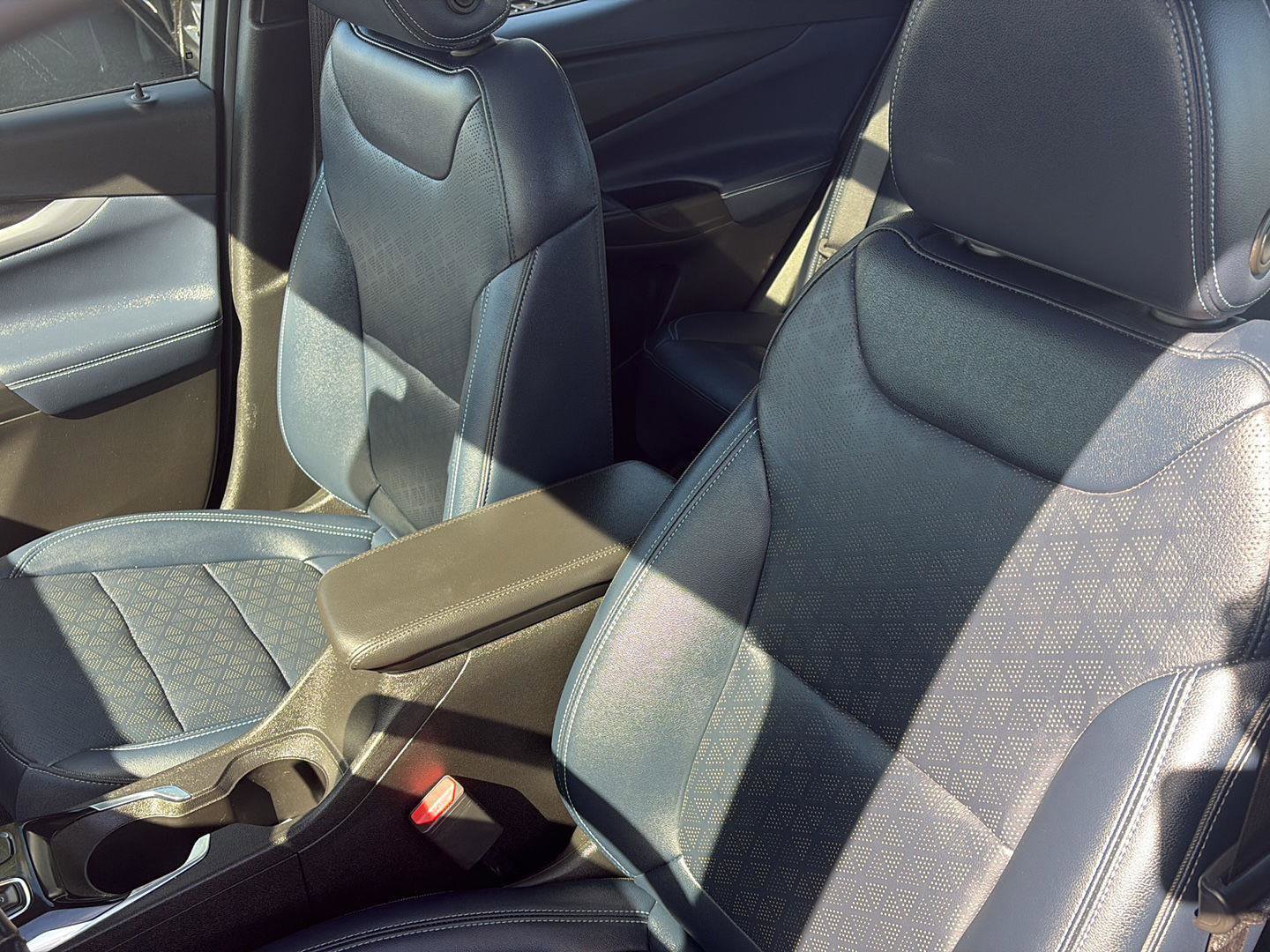 Used 2023 Chevrolet Bolt EUV Premier w/ Sun & Sound Package image 21