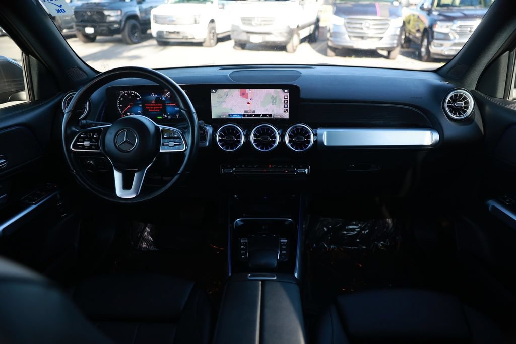Used 2023 Mercedes-Benz EQB 300 4MATIC w/ Exclusive Package image 24