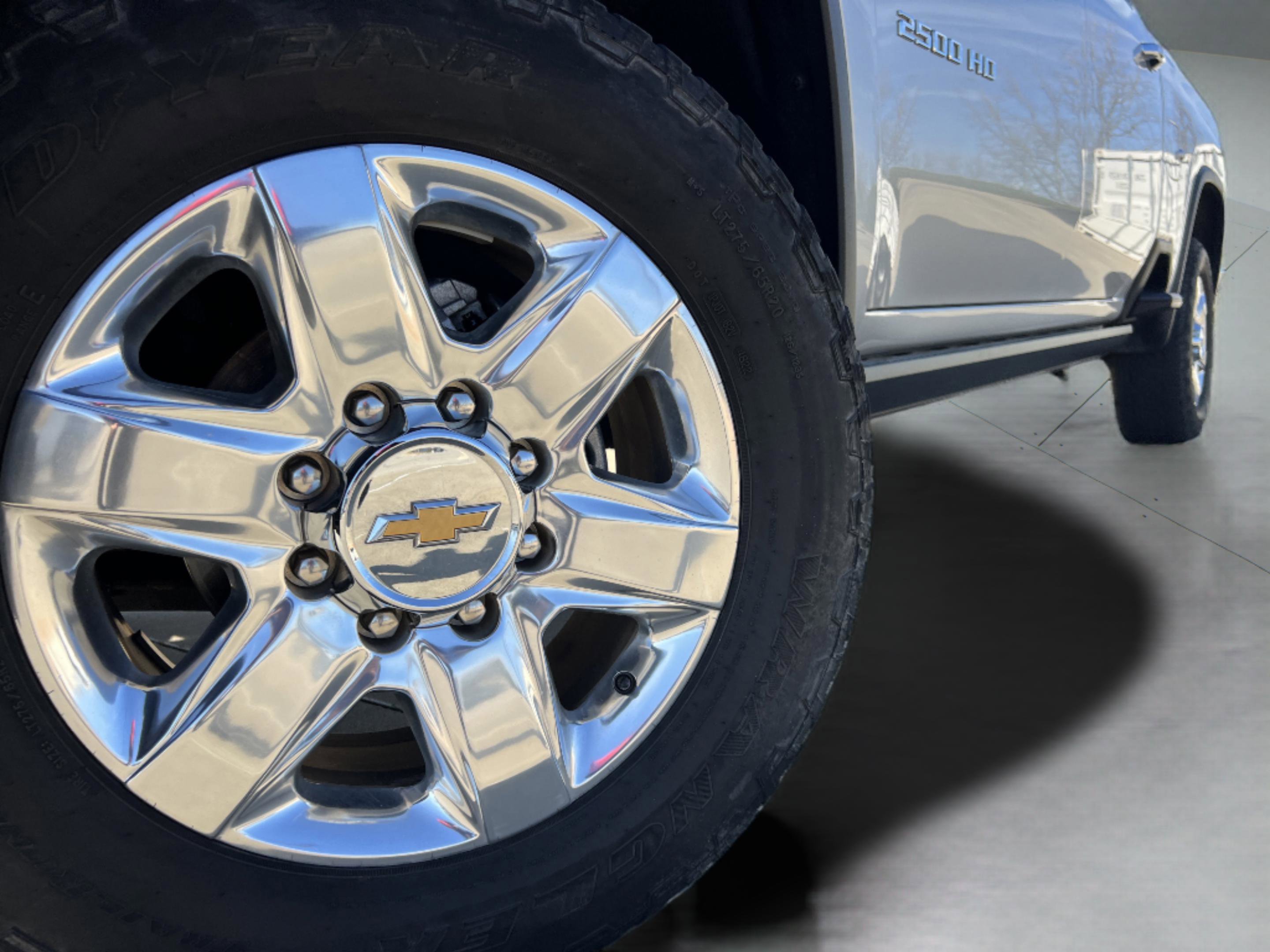 Used 2023 Chevrolet Silverado 2500 LTZ w/ LTZ Premium Package image 17