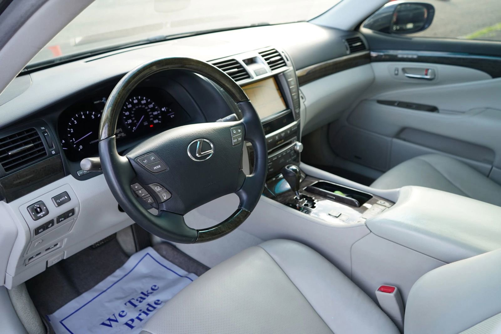 Used 2011 Lexus LS 460 RWD image 6