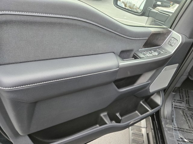 New 2026 Ford F350 Lariat w/ Black Appearance Package image 25