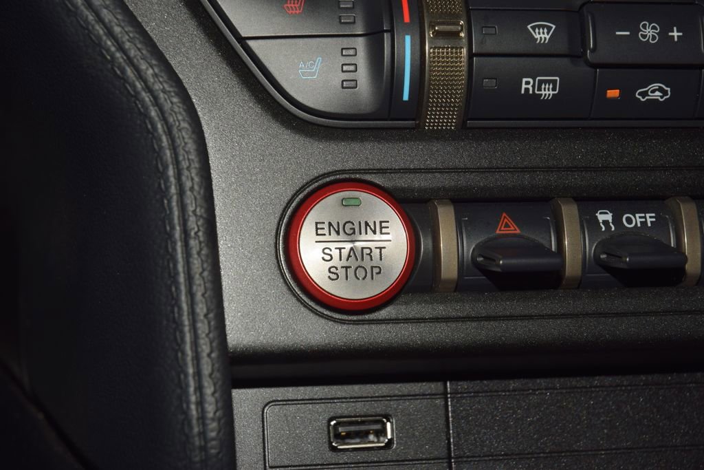 Used 2021 Ford Mustang Shelby GT500 w/ Technology Package image 30