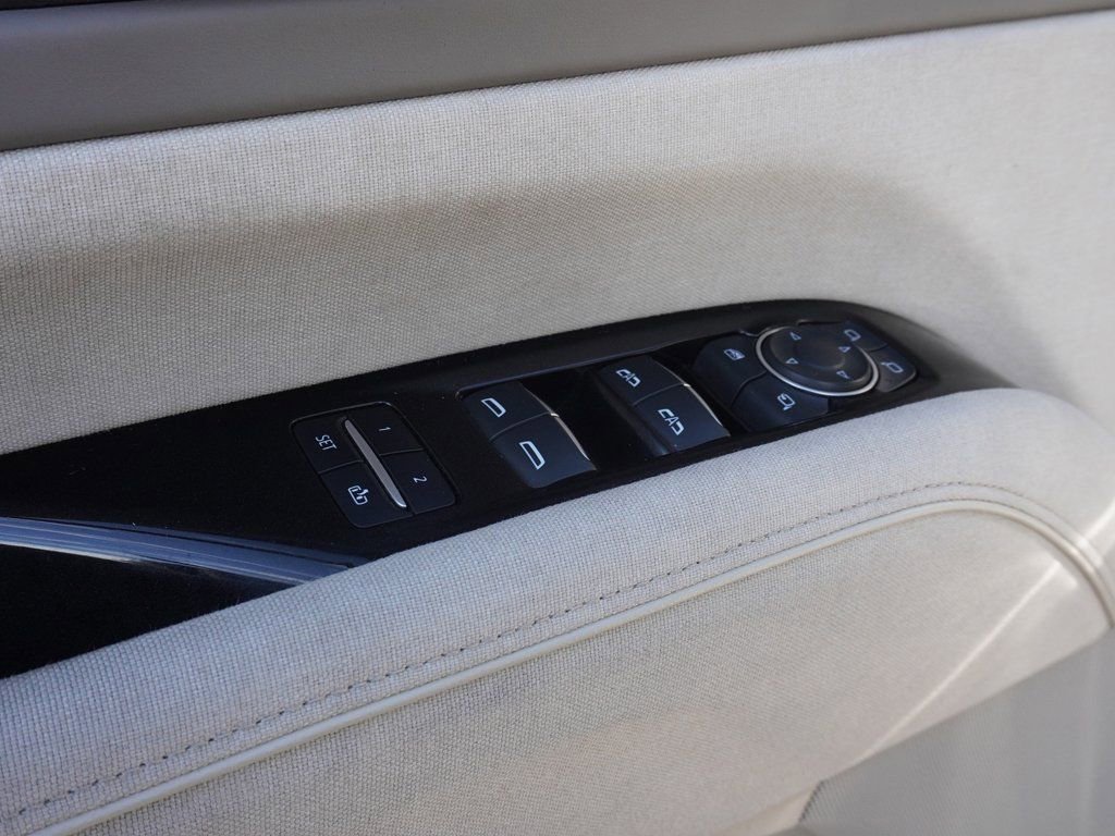 Used 2023 Cadillac Escalade ESV Premium Luxury Platinum w/ Heavy-Duty Trailer Package image 47