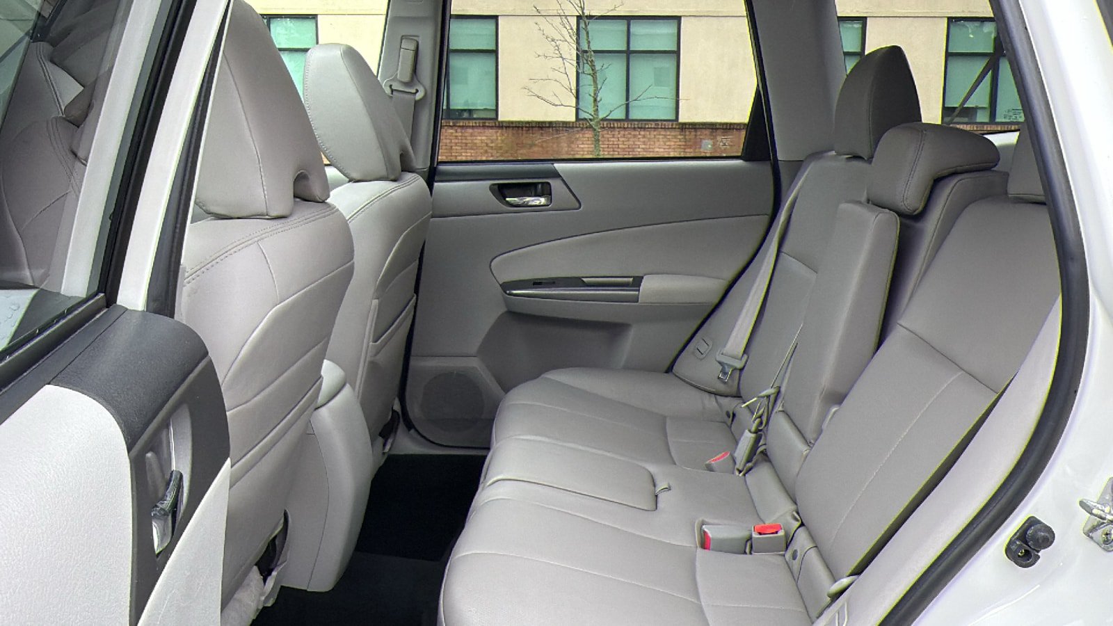 Used 2011 Subaru Forester 2.5X Limited AWD/4WD image 23