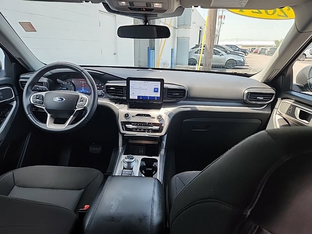 Used 2024 Ford Explorer XLT AWD/4WD image 37