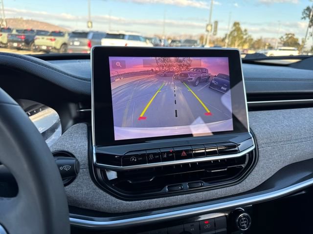 Used 2024 Jeep Compass Latitude image 13