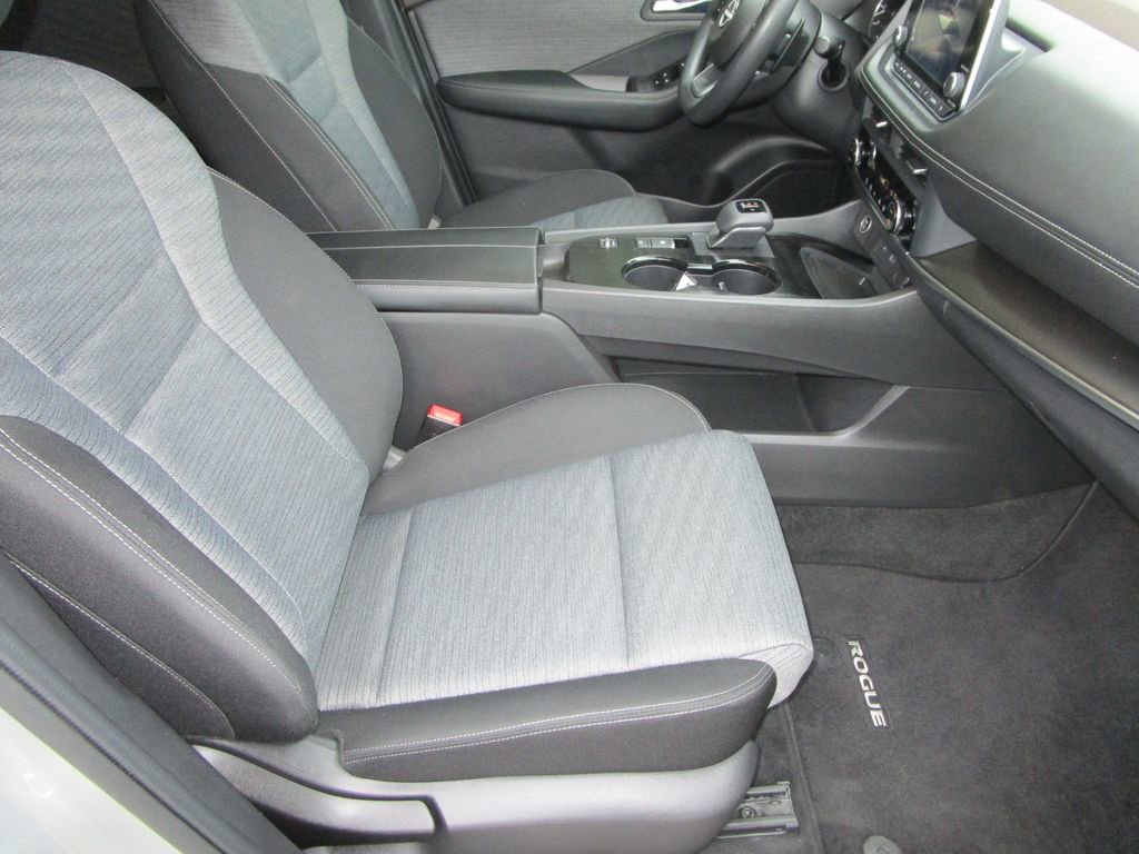 Used 2023 Nissan Rogue SV image 23