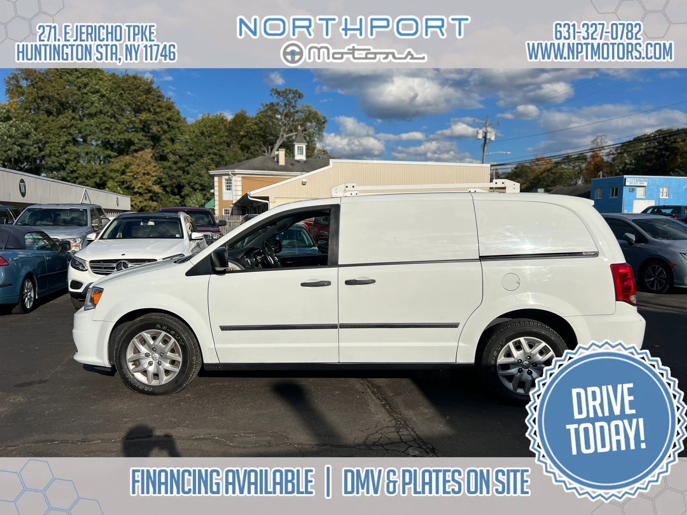 Used 2014 RAM C/V Tradesman w/ UConnect Hands-Free Group image 2