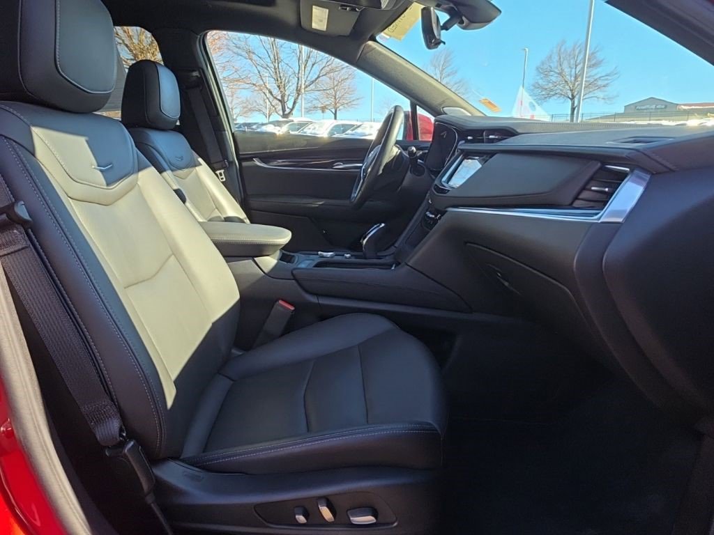 Certified 2023 Cadillac XT5 Premium Luxury w/ Technology Package image 24
