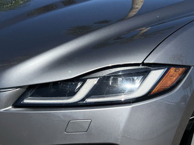 Used 2024 Jaguar F-PACE R-Dynamic S image 12