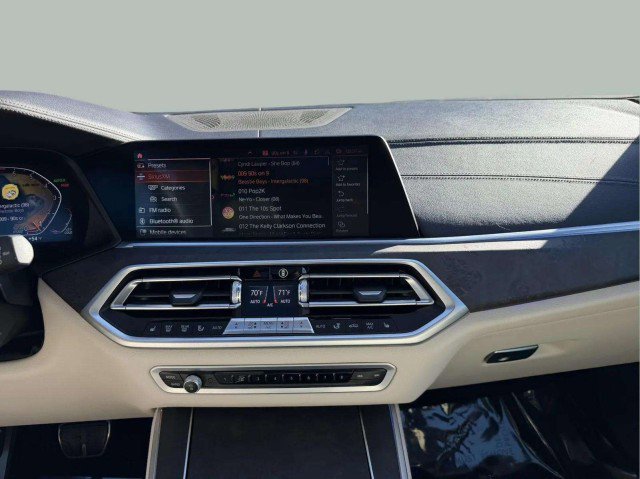 Used 2022 BMW X5 xDrive40i w/ M Sport Package image 13