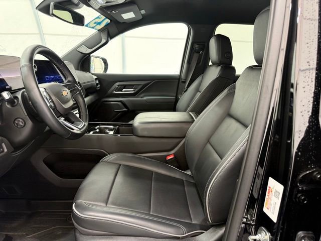 Used 2025 Chevrolet Silverado EV LT AWD/4WD image 15