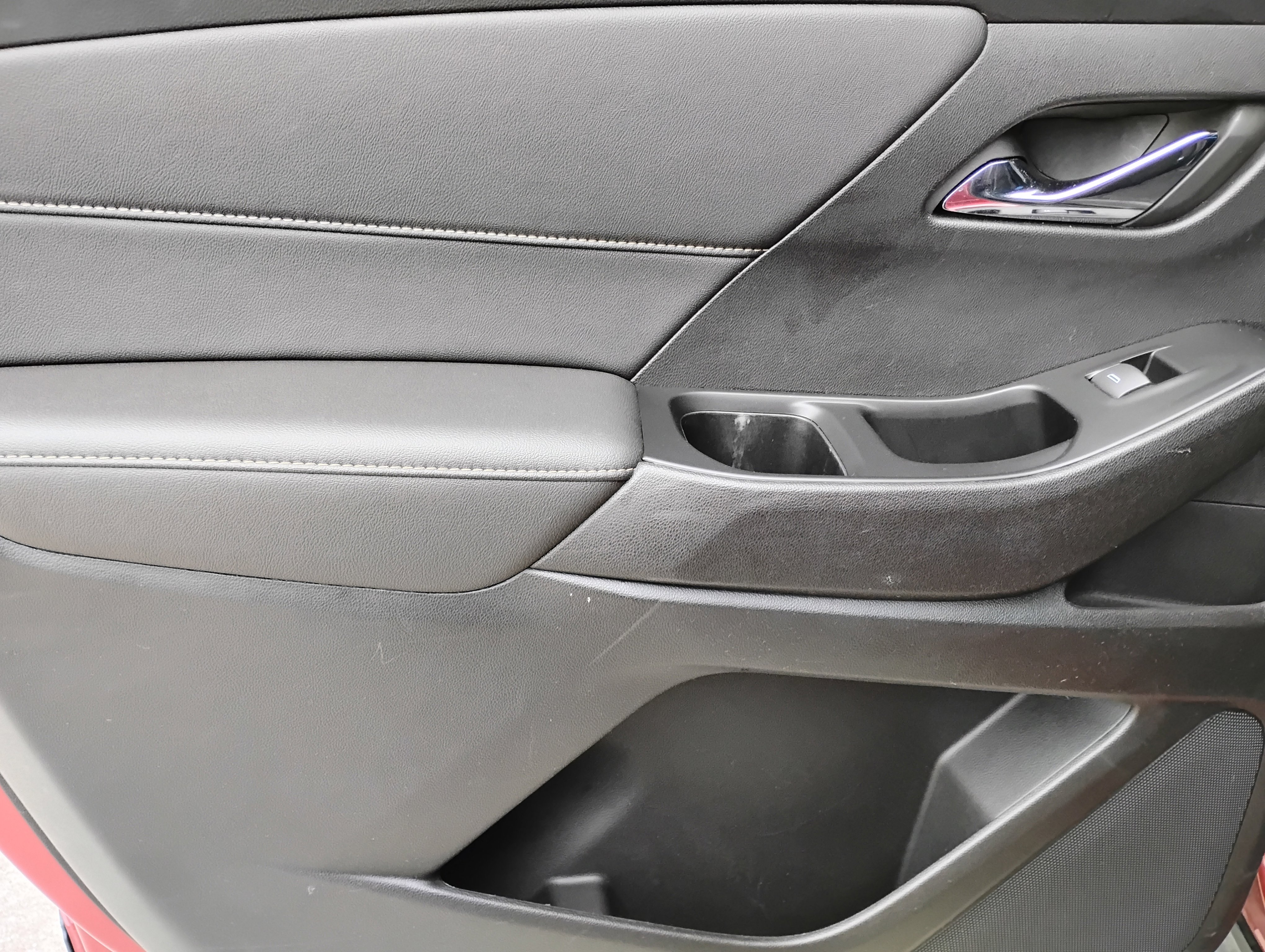 Used 2023 Chevrolet Traverse LT w/ LPO, Floor Liner Package image 16