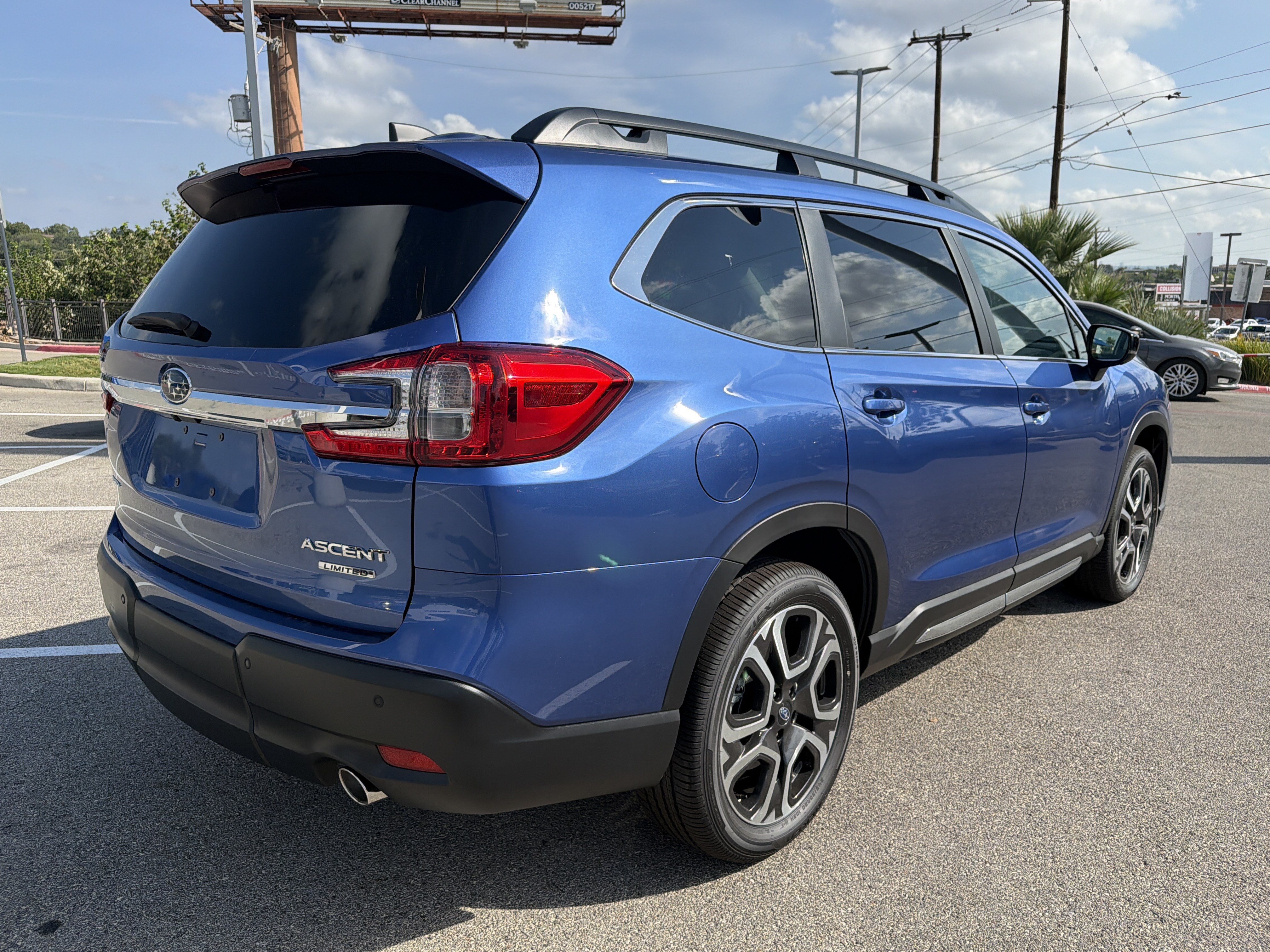 New 2027 Subaru Ascent Limited AWD/4WD image 4