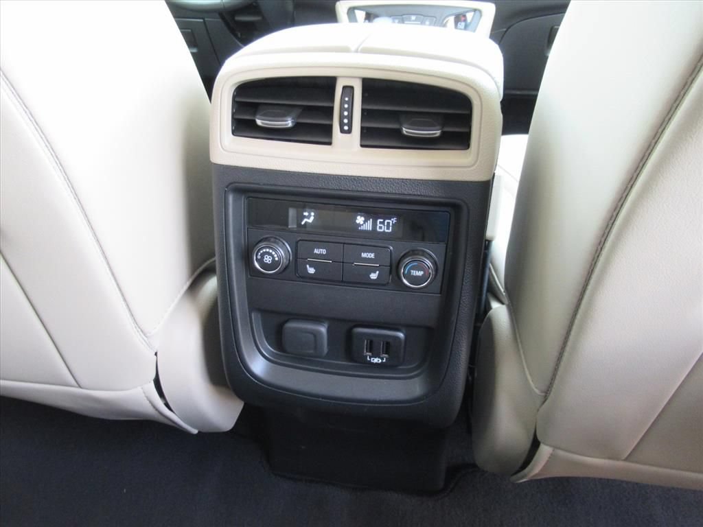 Used 2017 Buick Envision Essence FWD image 31