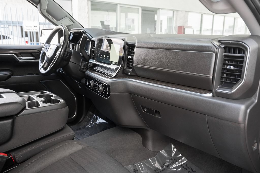 Used 2023 Chevrolet Silverado 1500 LT RWD image 39