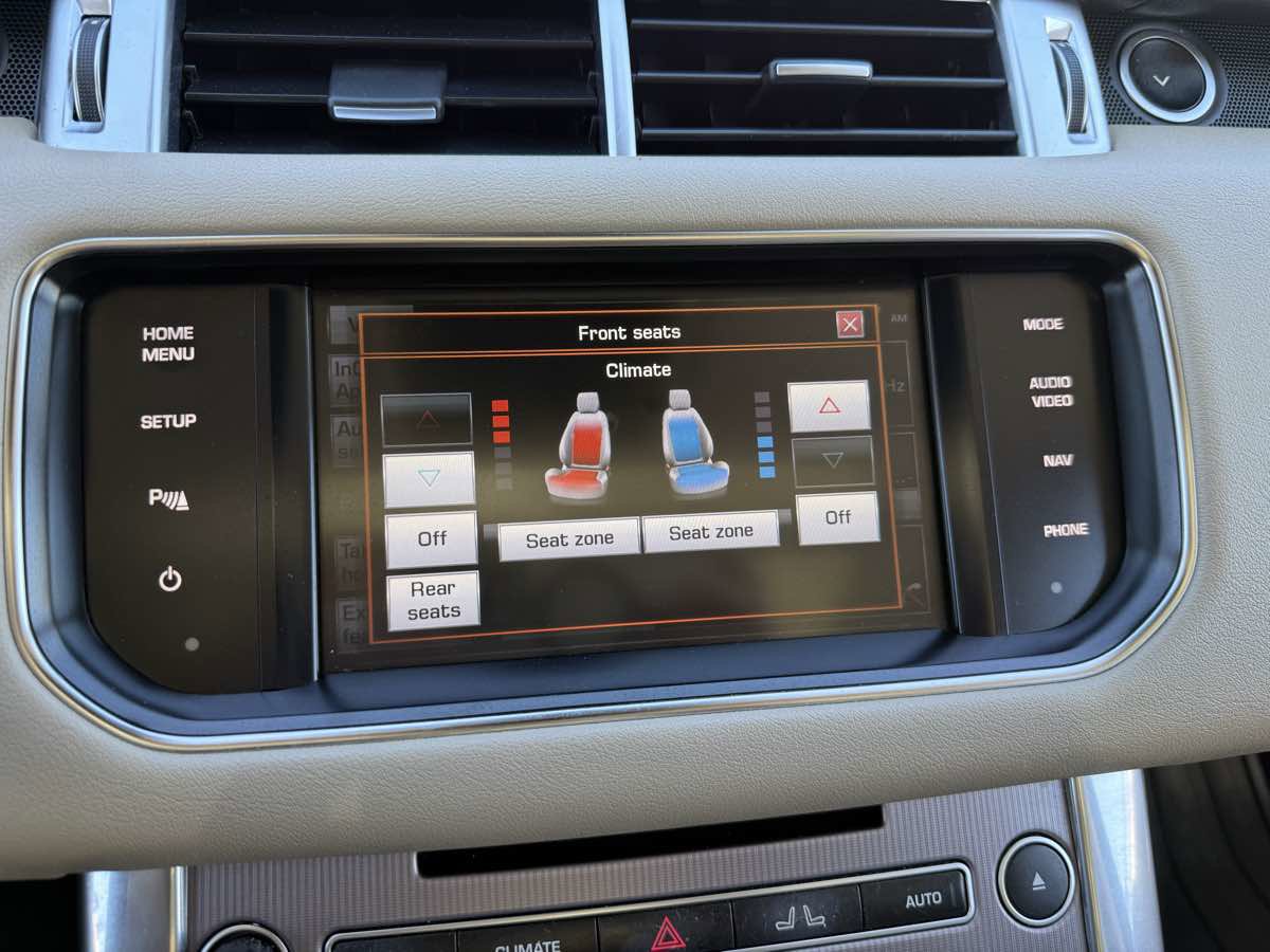 Used 2015 Land Rover Range Rover Sport HSE image 30