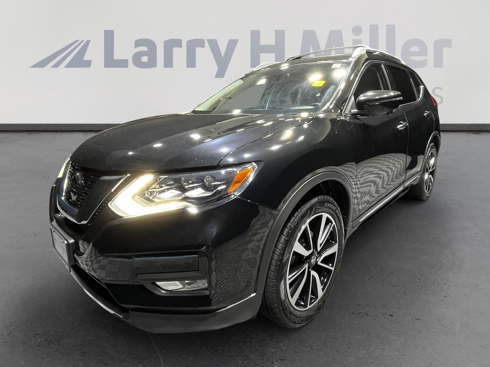Used 2018 Nissan Rogue SL w/ Premium Package