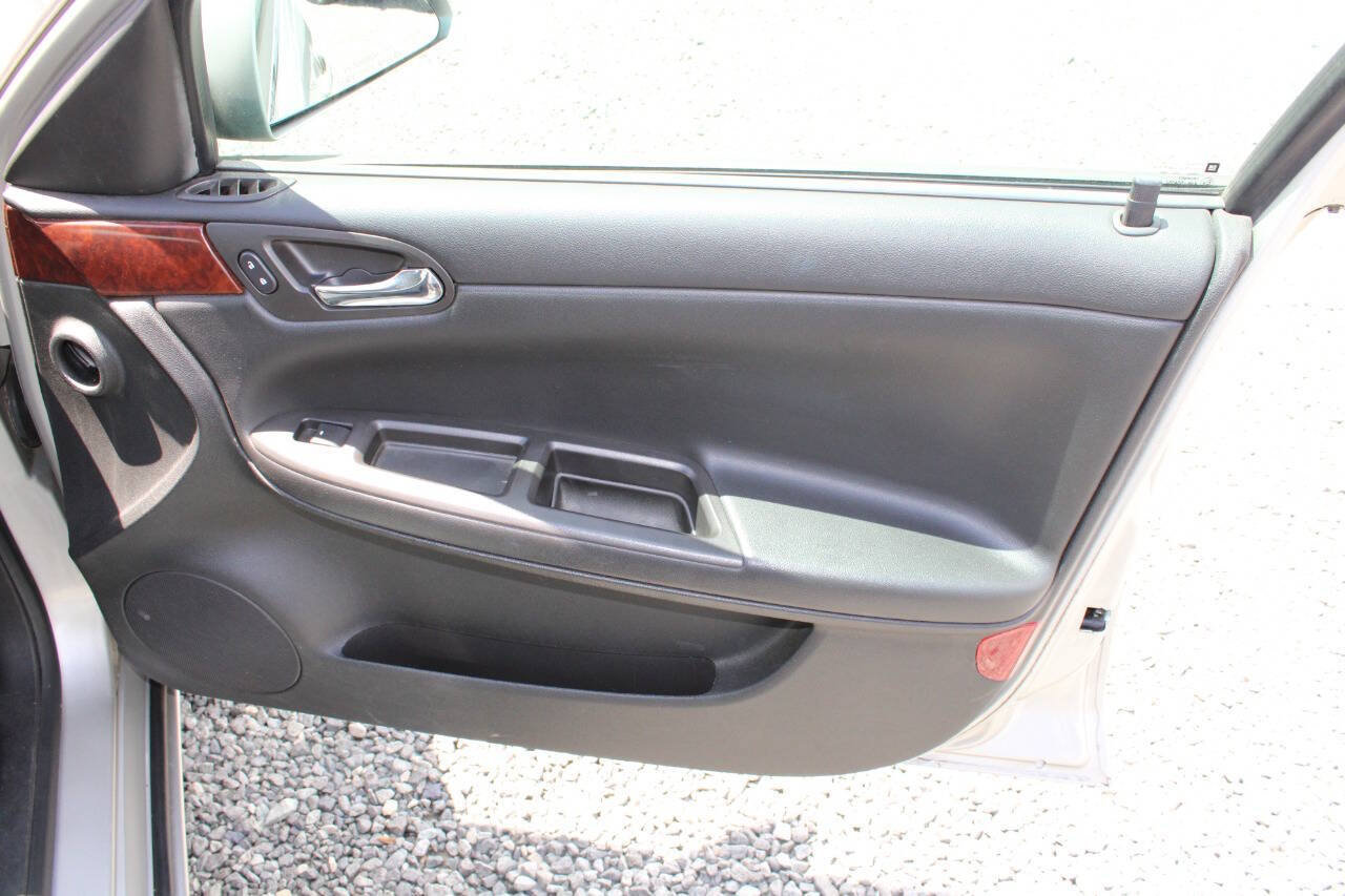 Used 2008 Chevrolet Impala LS FWD image 19