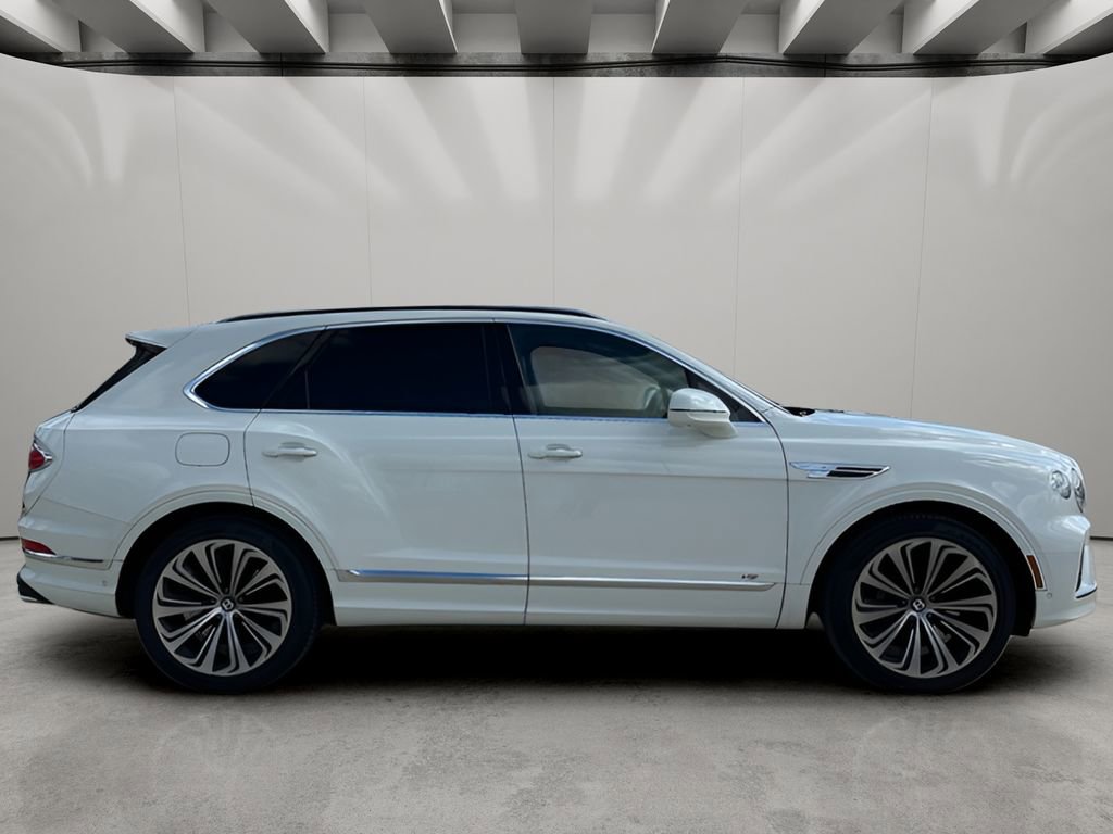 Used 2021 Bentley Bentayga image 4