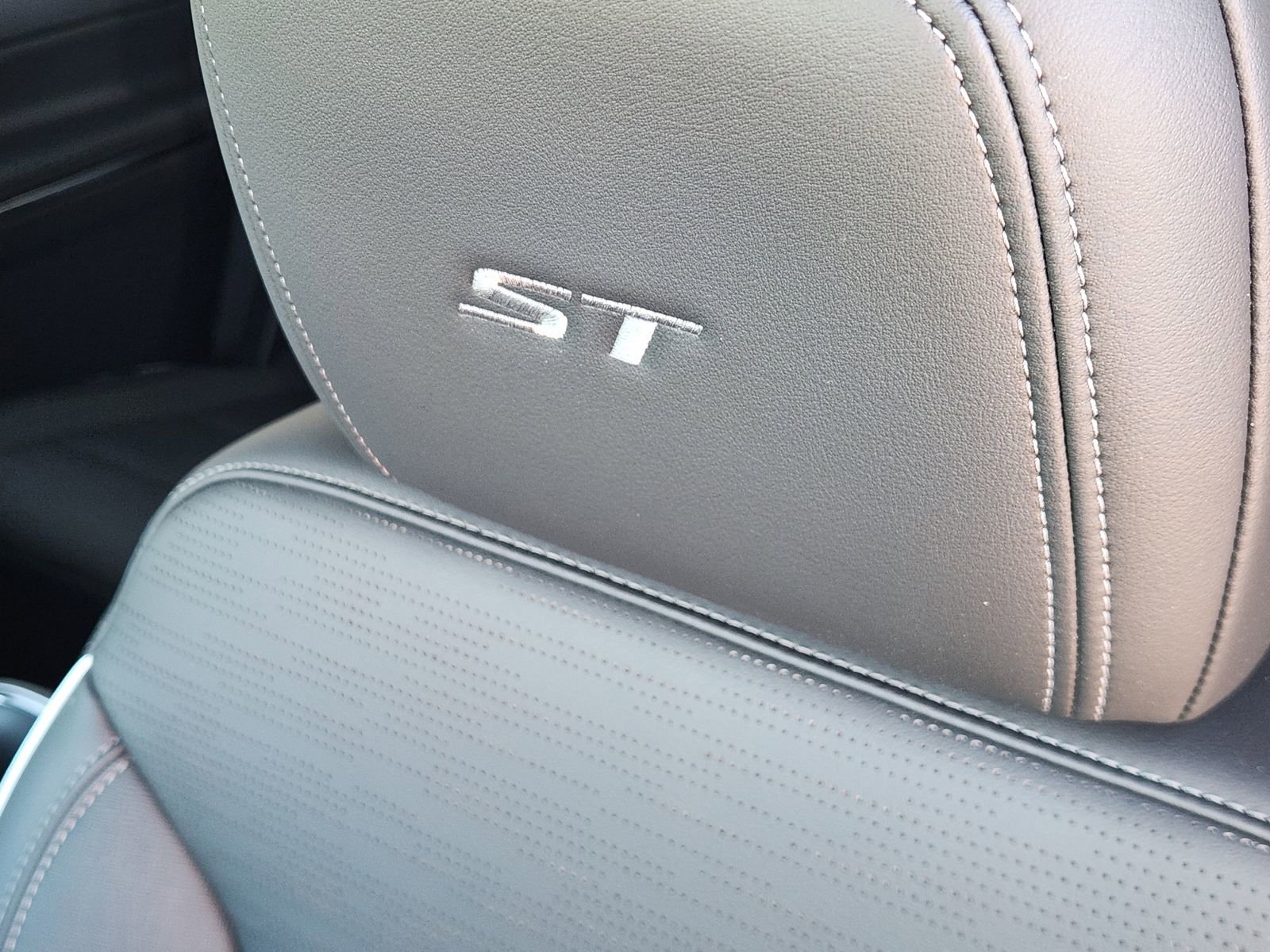 New 2026 Buick Enclave Sport Touring w/ Power Package image 18