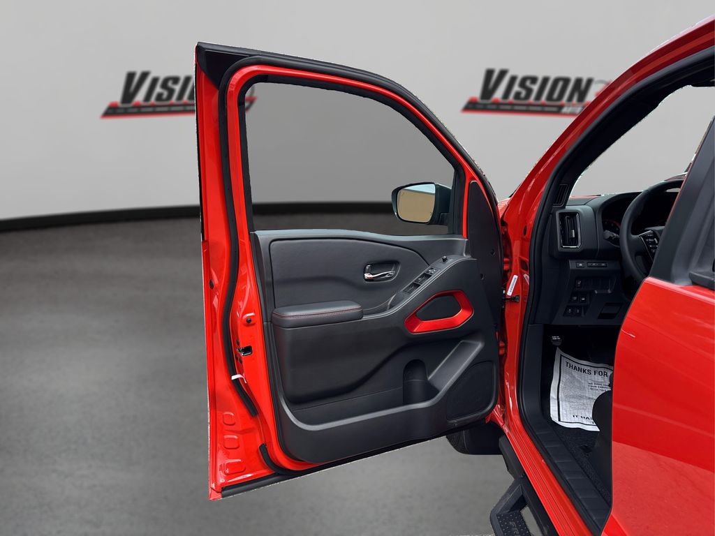 Certified 2025 Nissan Frontier PRO-4X image 22
