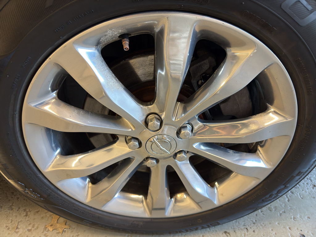 Used 2017 Chrysler 300 C AWD/4WD image 38