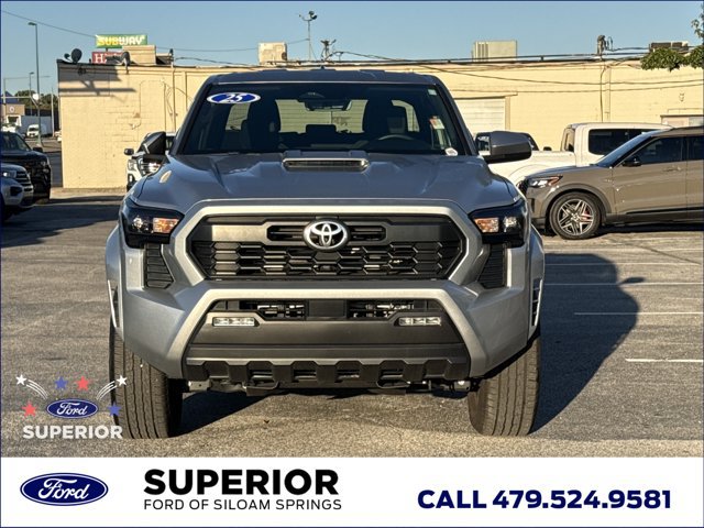 Used 2025 Toyota Tacoma TRD Sport AWD/4WD image 8