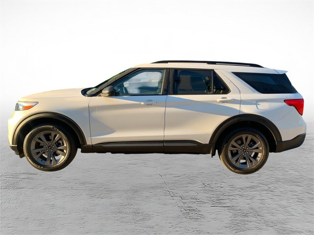 Used 2021 Ford Explorer XLT w/ Equipment Group 202A AWD/4WD image 5