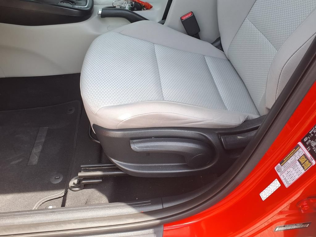 Used 2020 Kia Soul LX FWD image 16