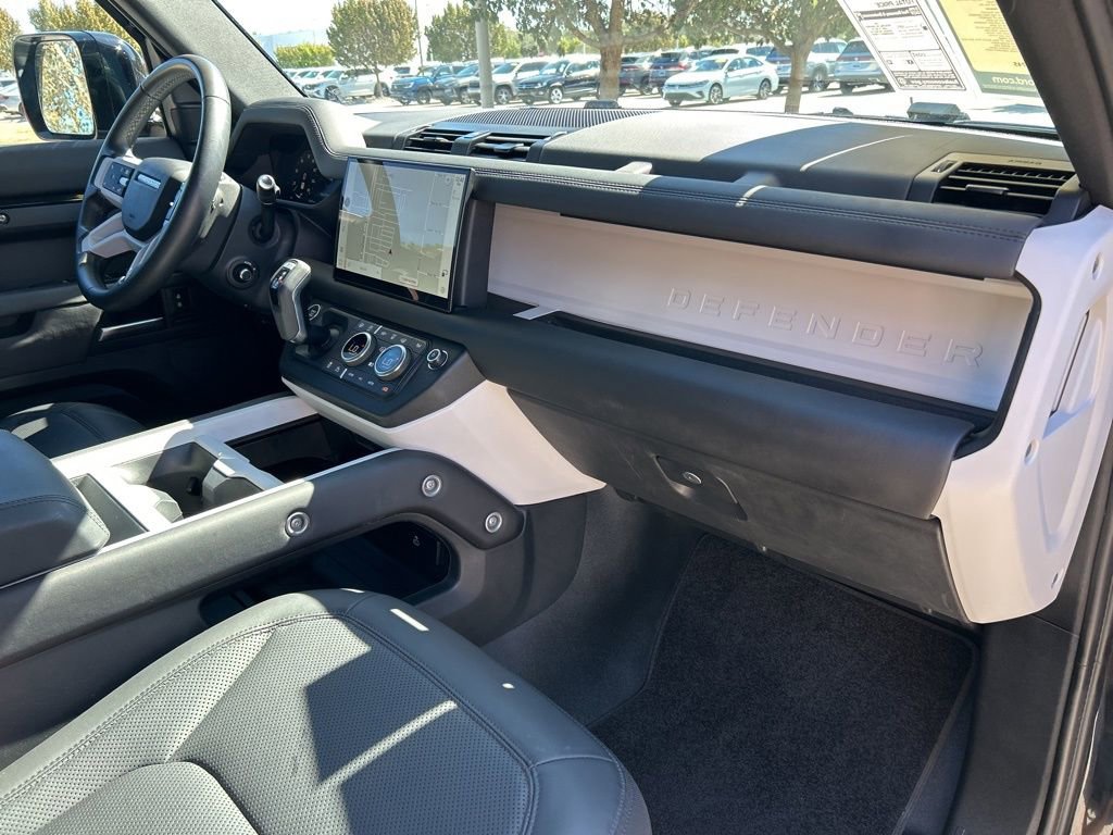 Used 2025 Land Rover Defender 110 S image 42