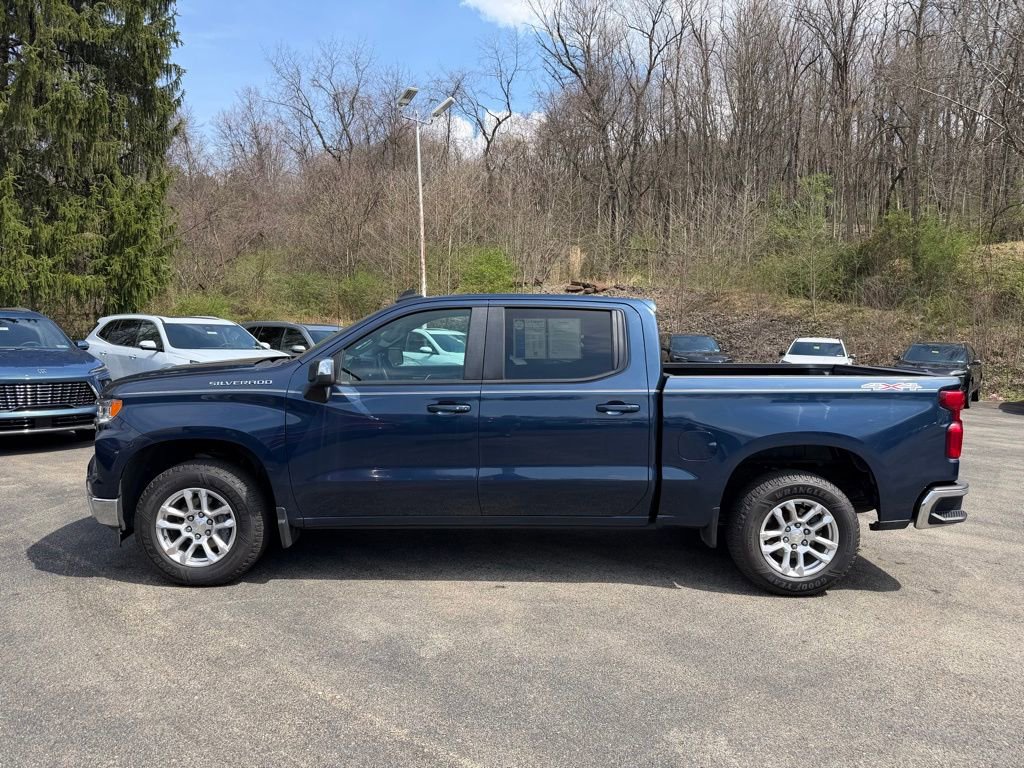 Used 2022 Chevrolet Silverado 1500 LT AWD/4WD image 6
